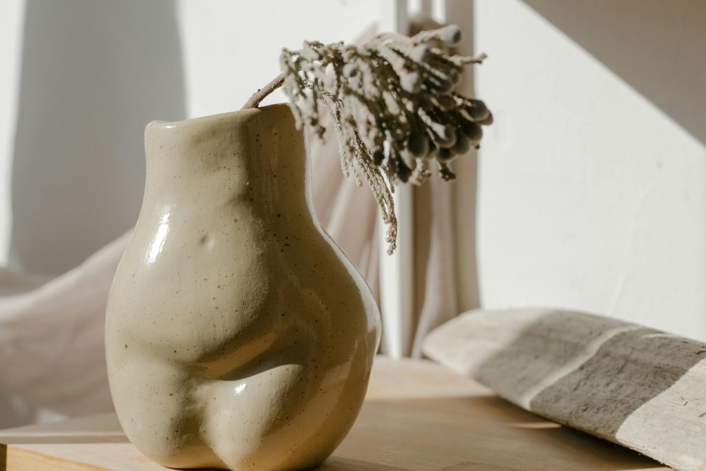body-image-and-chronic-illness-body-shaped-ceramic-vase-with-dried-flower 5